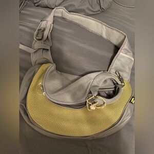 Animal carrier- shoulder- wacky paws